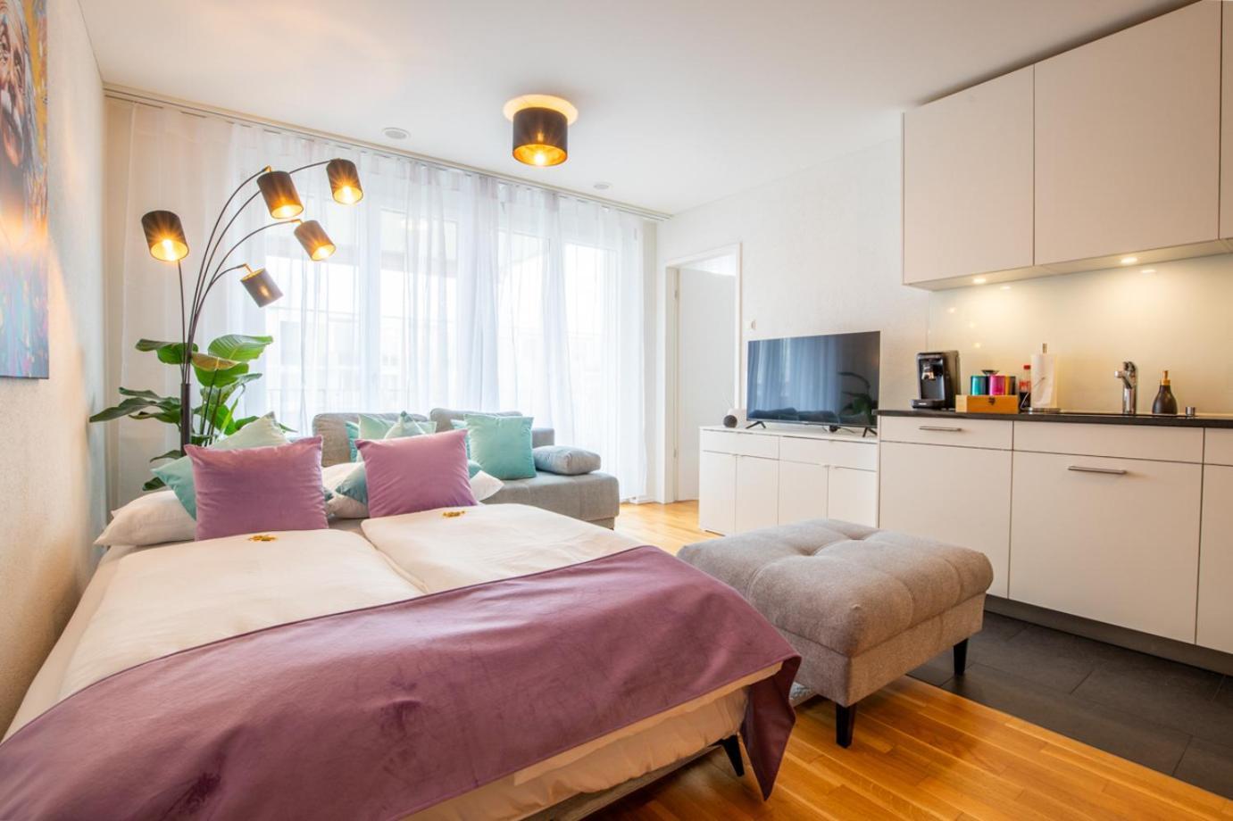 Special Einstein II Apartment Basel, Messe Kleinbasel 10-Star Esterno foto