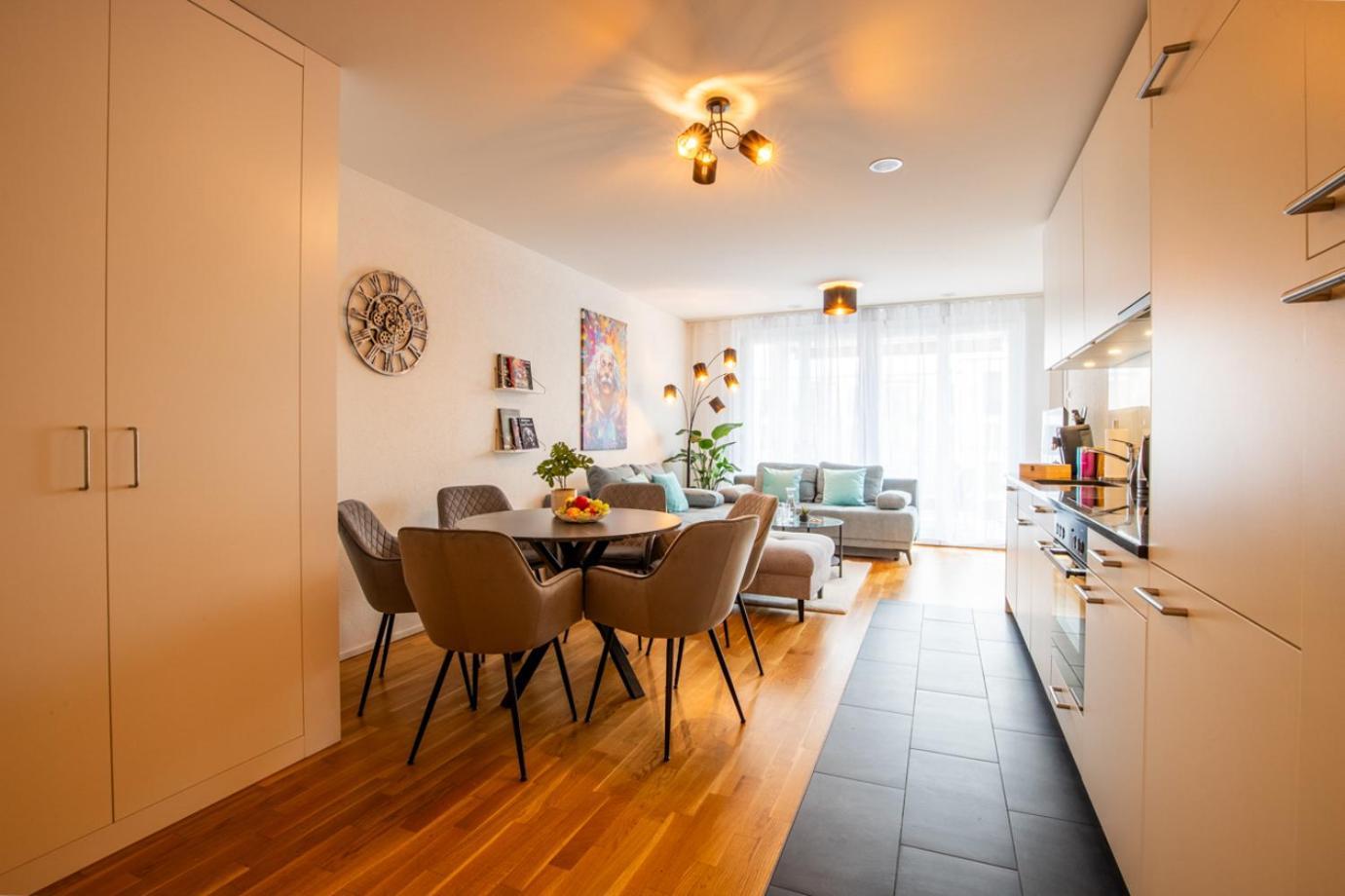 Special Einstein II Apartment Basel, Messe Kleinbasel 10-Star Esterno foto